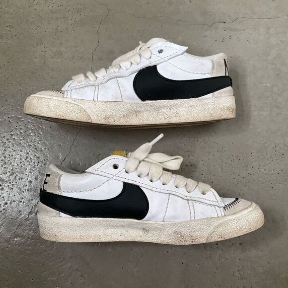 Nike Blazer Low ‘77 Jumbo Trainers - Picture 3 of 6